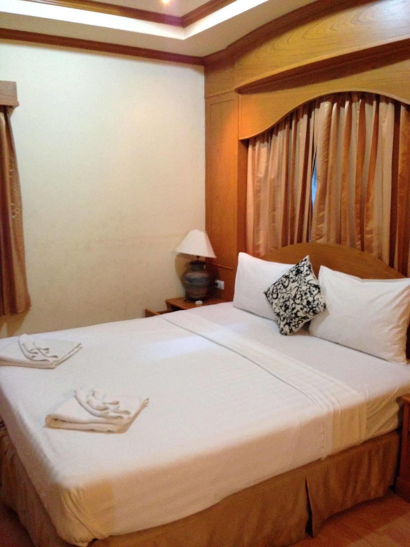 The House Patong Exterior foto