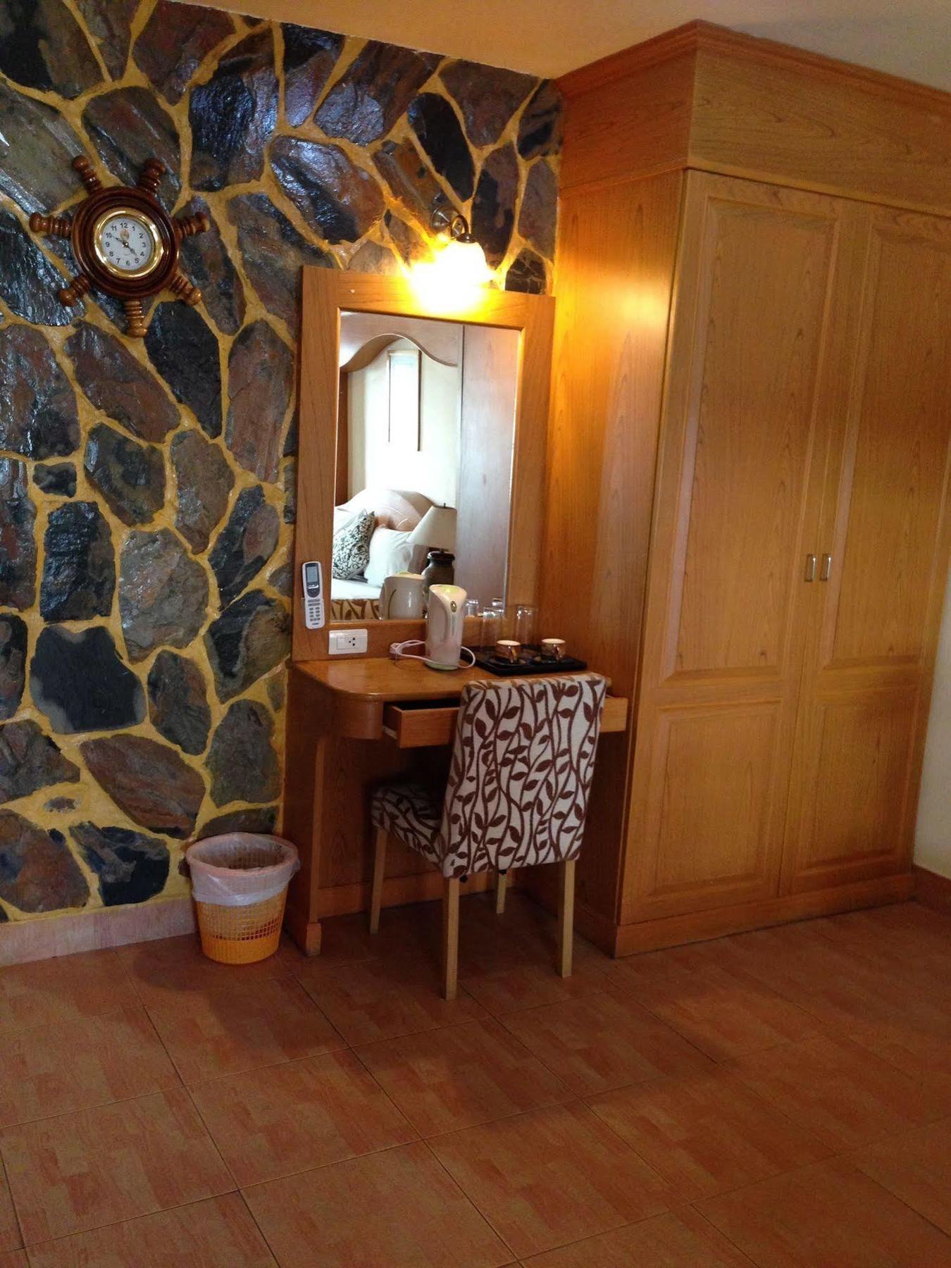 The House Patong Exterior foto