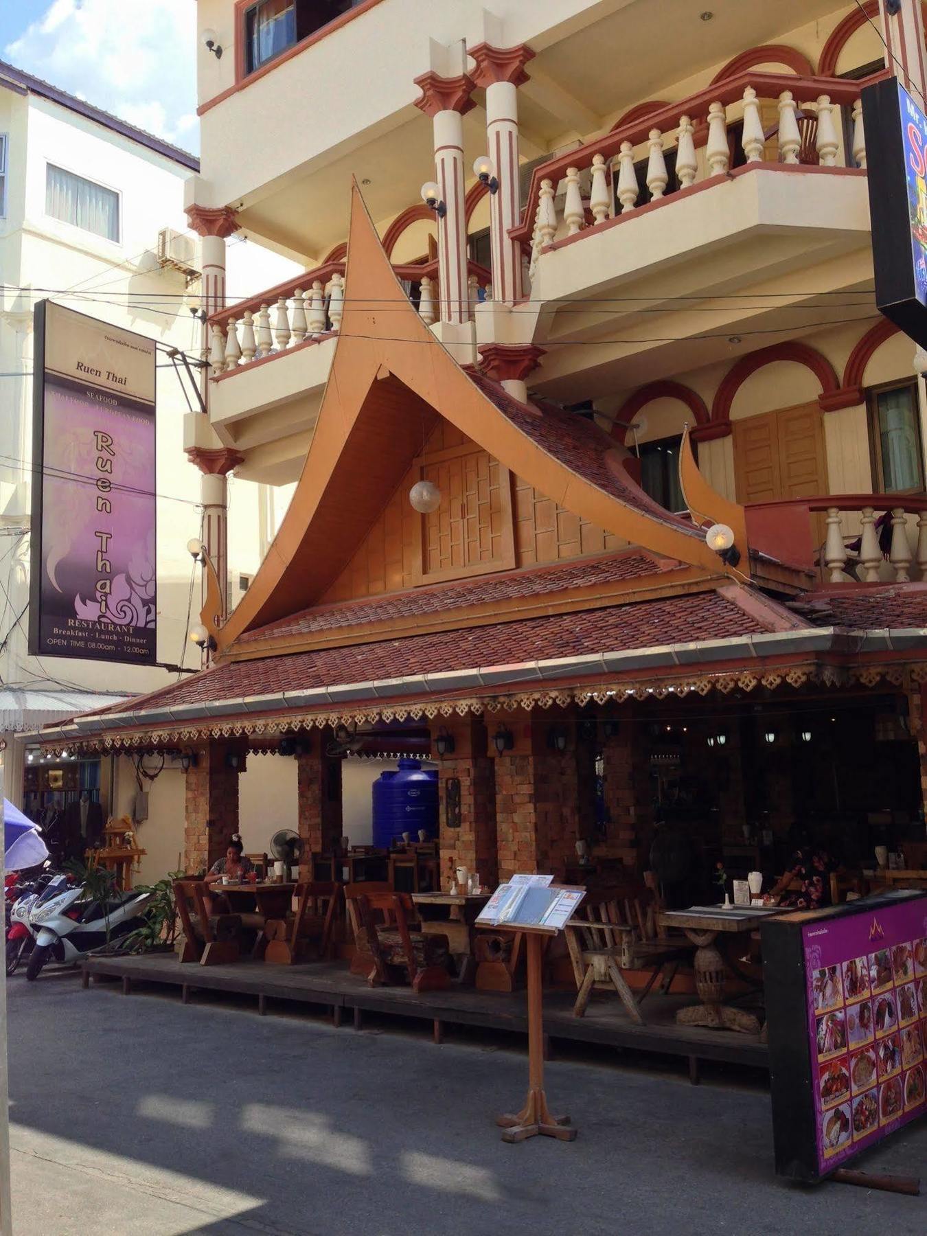 The House Patong Exterior foto