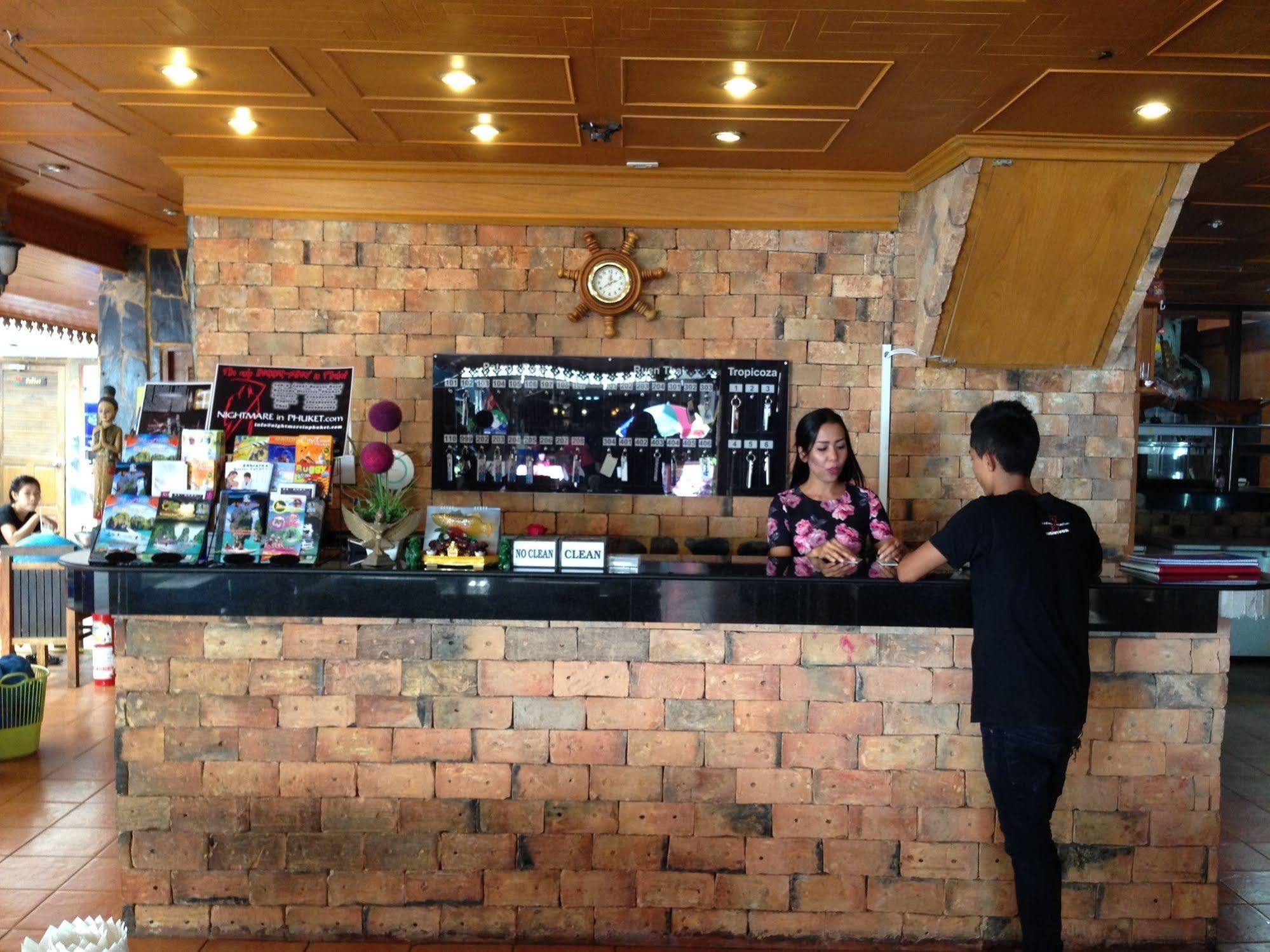 The House Patong Exterior foto