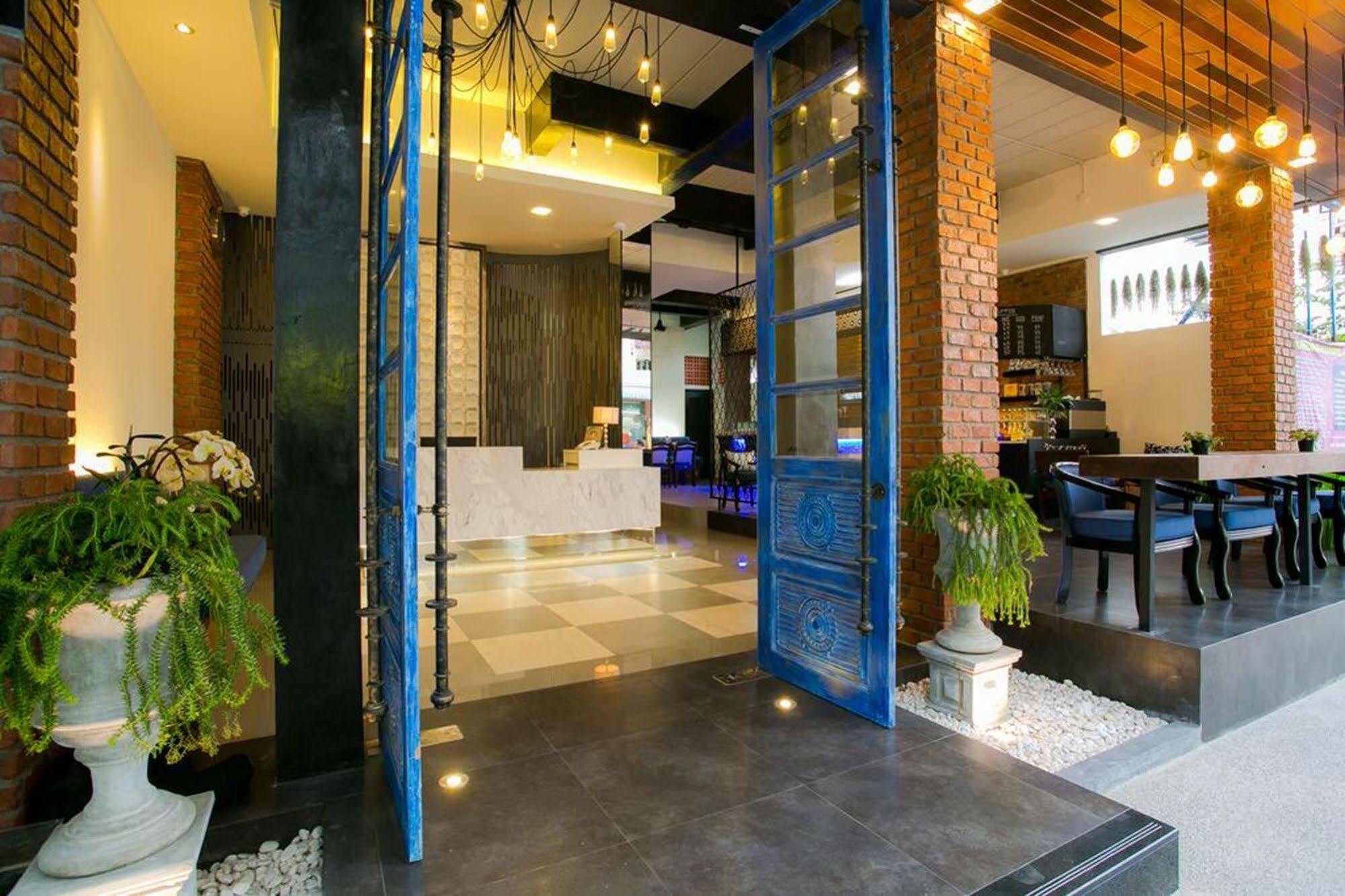 The House Patong Exterior foto